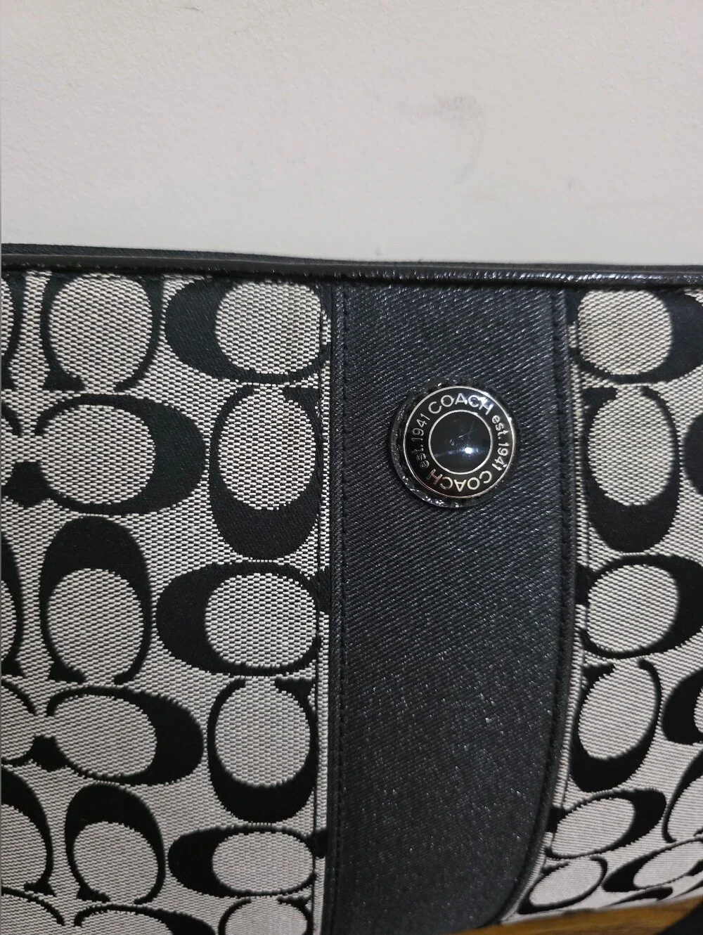 Like New! COACH Signature Jacquard Black/Gary Crossbody for tablet and IPad